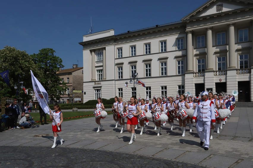 1 maja w Radomiu. Wielka parada orkiestr. Wideo i więcej zdjęć