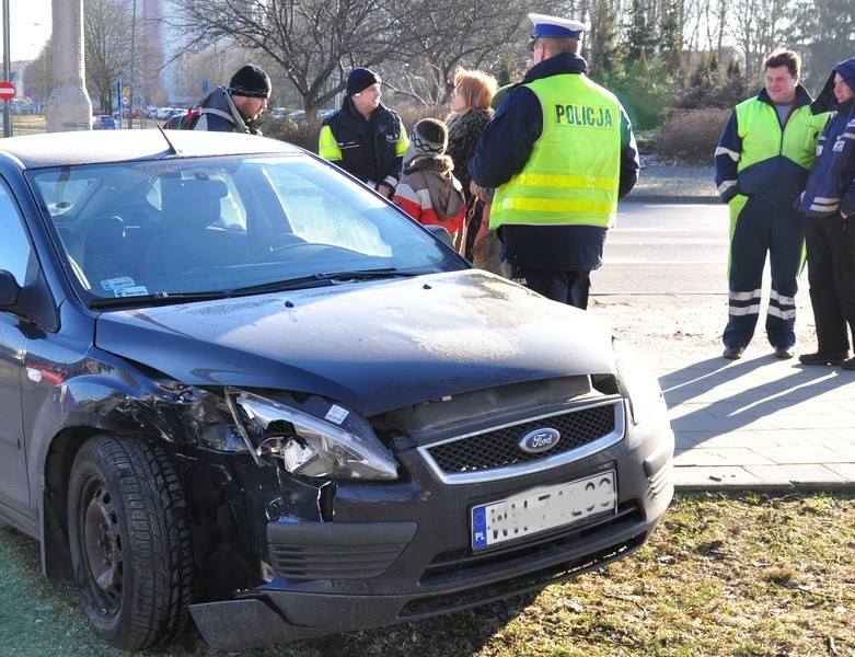 Stłuczka dwóch aut  w Bydgoszczy. Samochody prowadziły kobiety [zdjęcia] 