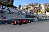 Charles Leclerc wygrał kwalifikacje do Grand Prix Monako, ale zakończył je z rozbitym samochodem. Dramat Lewisa Hamiltona