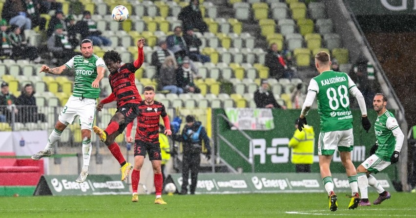 Górnik Zabrze - Lechia Gdańsk 4.02.2023 r. Biało-zieloni chcą dziś zdobyć Zabrze! Marcin Kaczmarek: Obrona to fundament, gole istotą futbolu