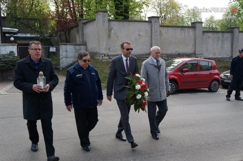 Mija 25 lat od tragicznej śmierci policjanta na służbie. Został zastrzelony ZDJĘCIA 