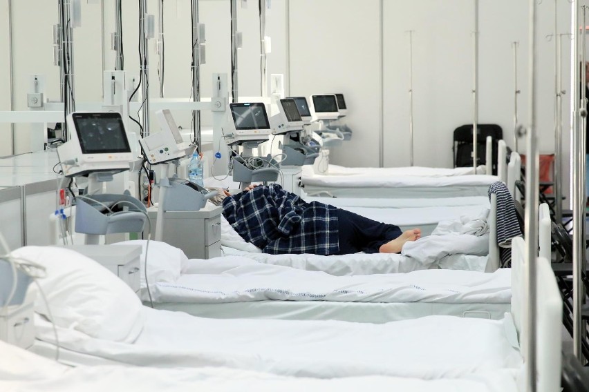 Więcej łóżek dla zakażonych w woj. lubelskim. Na koronawirusa umierają osoby niezaszczepione 