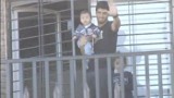 Luis Suarez pozdrowił Urugwajczyków... z balkonu (WIDEO)