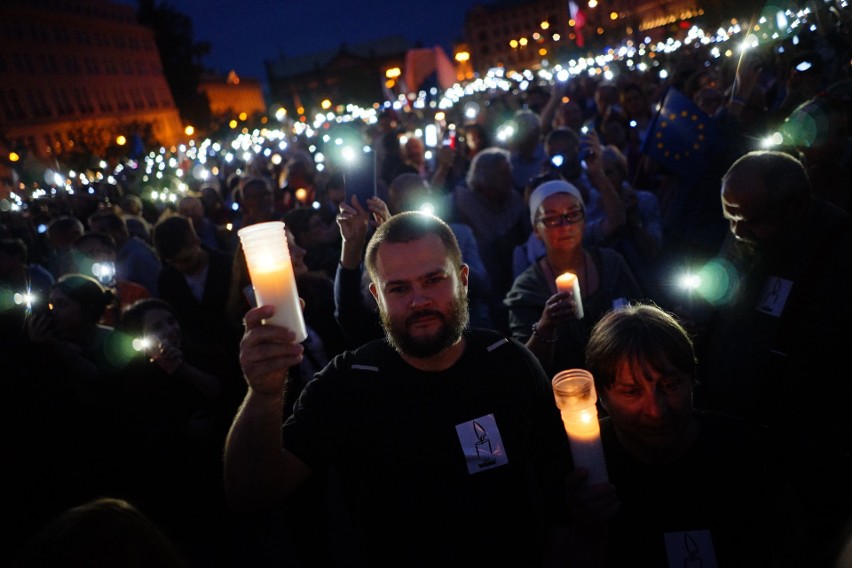 Łańcuch Światła na placu Wolności w Poznaniu