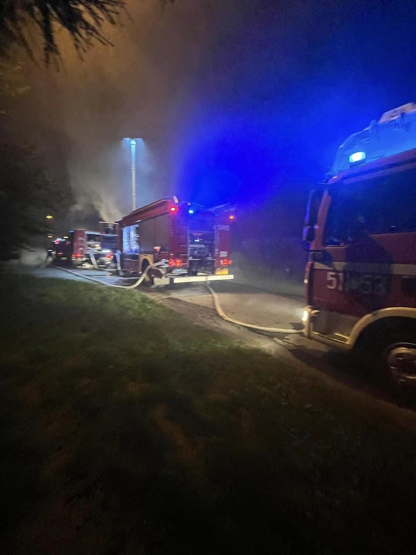 Pożar budynku w Woli Kuczkowskiej. Strażacy walczyli z ogniem