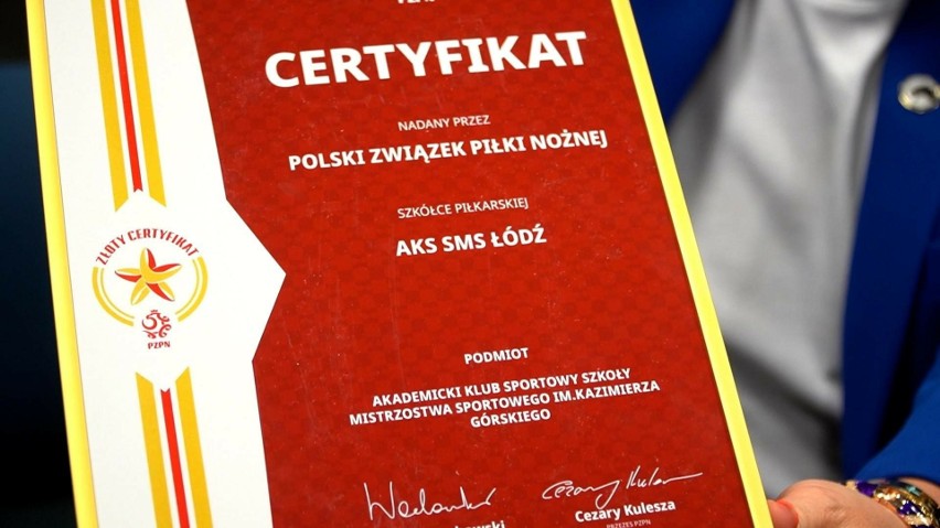 Złota gwiazdka Polskiego Związku Piłki Nożnej dla AKS SMS Łódź 
