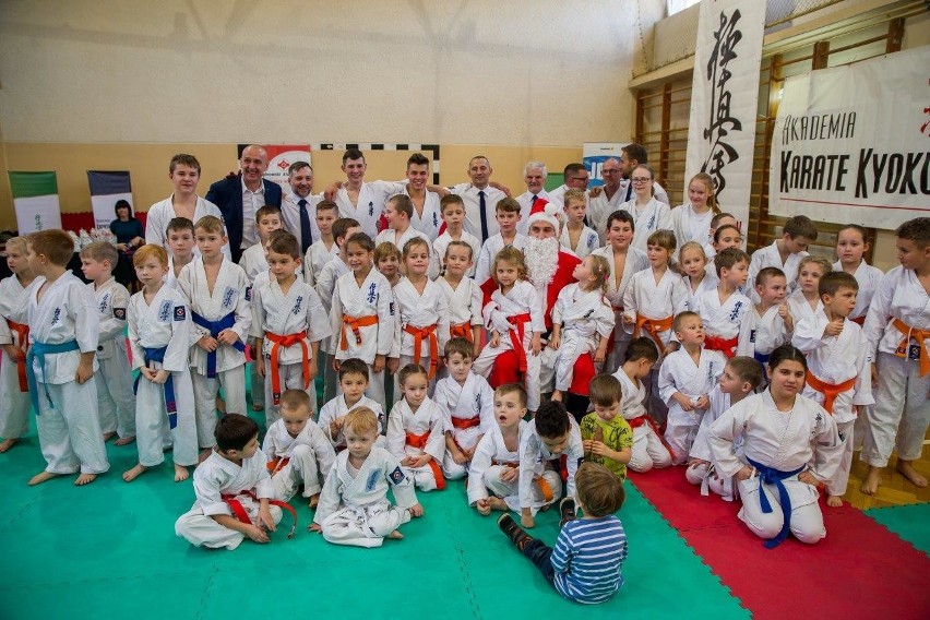 Świąteczny turniej karate w Dąbrowie Górniczej