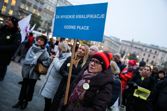 Zdaniem związkowców płace nauczycieli powinny rosnąć wraz ze średnią krajową