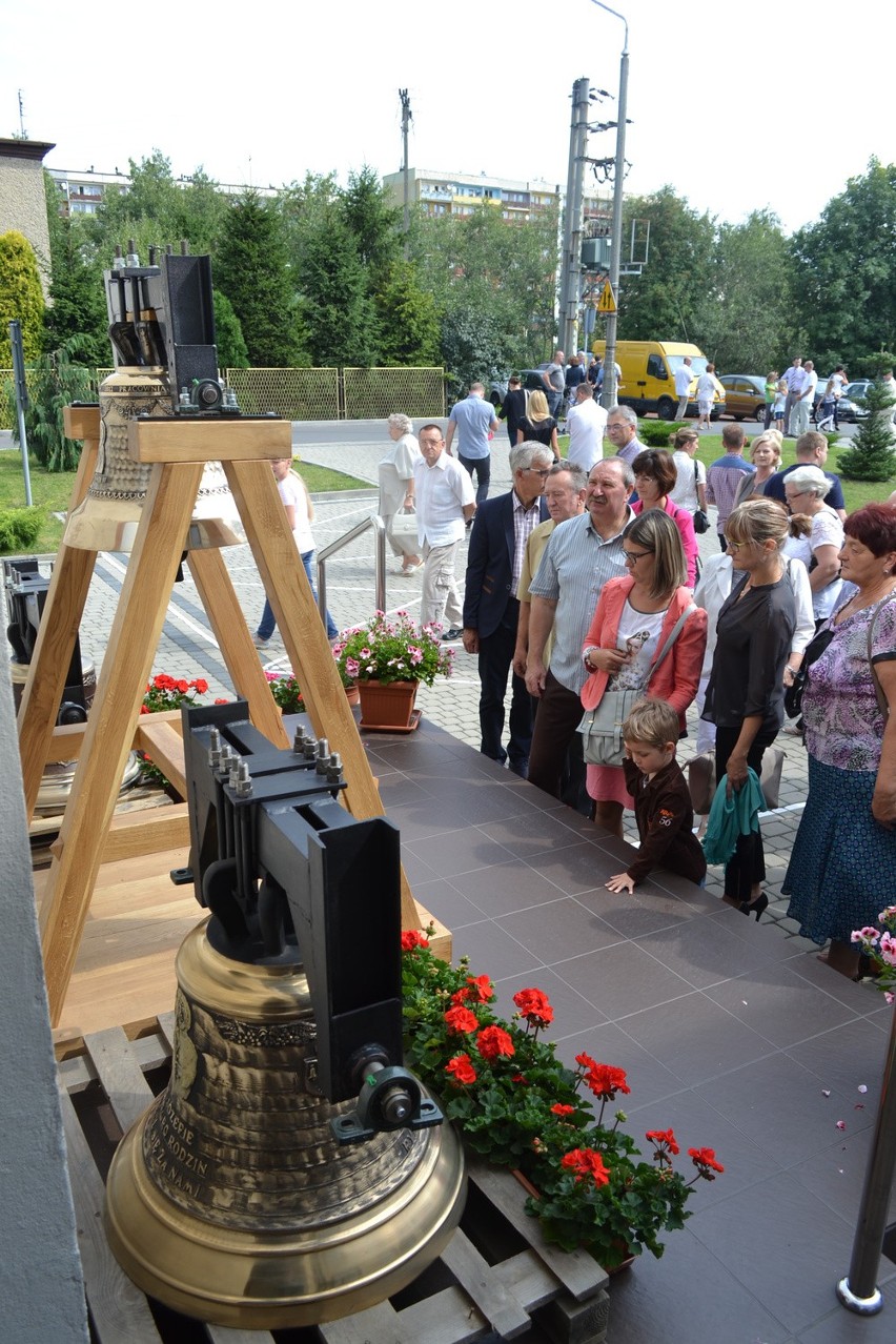 Rybnik: Nowa parafia Matki Boskiej Częstochowskiej w Rybniku...