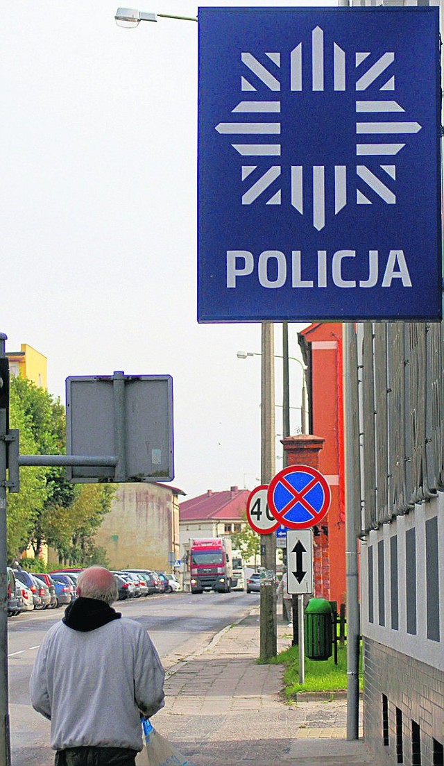 Sławieńska policja alarmuje: W czasie, gdy jedziemy z podejrzanym kierowcą do Ustki, nikt nie patroluje miasta