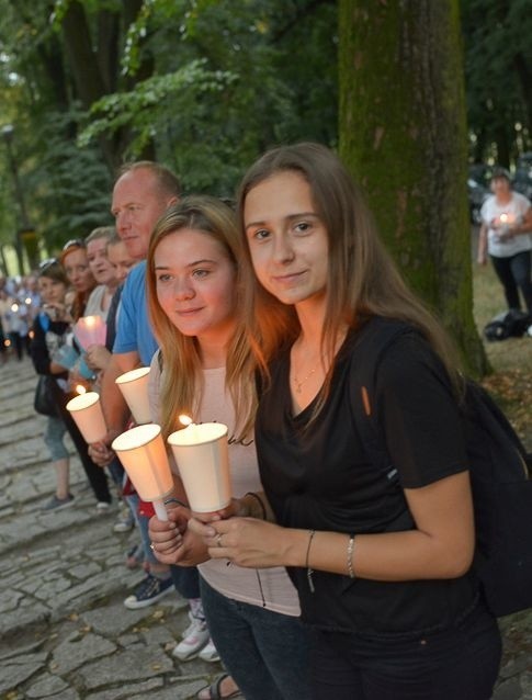 Nabożeństwo ze świecami na Górze św. Anny.