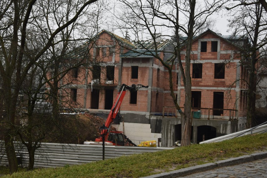 Trwa budowa nowego Hotelu Ossoliński w Sandomierzu. Zobacz na zdjęciach jak zaawansowany jest stan robót