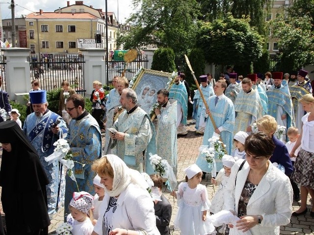 zakończyła uroczysta procesja dookoła cerkwi św. Mikołaja