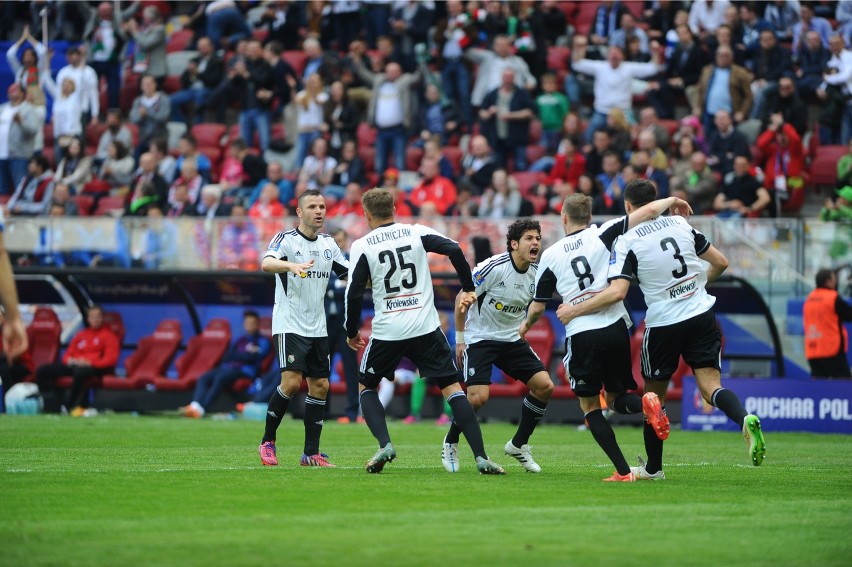 Legia Warszawa pokonała w finale Lecha Poznań na Stadionie...