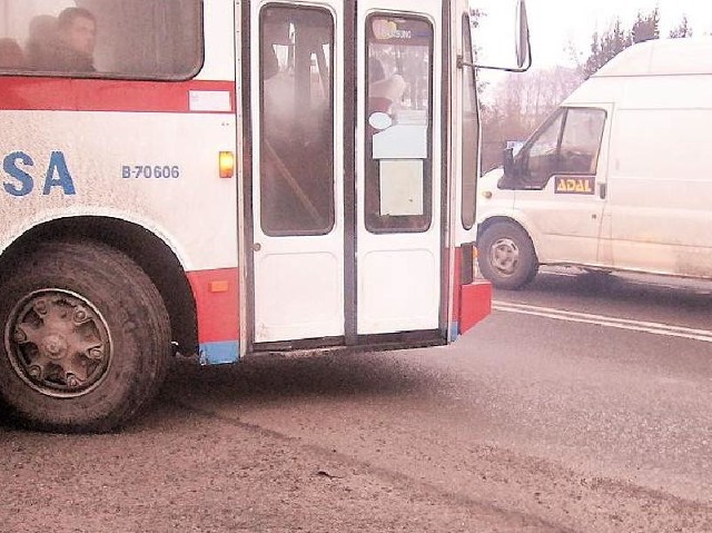 Kierowca autobusu przewożący nadmiar pasażerów został w Brodnicy ukarany mandatem.