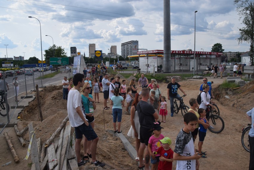 Pożar na ul. Nowowarszawskiej w Białymstoku. Kłęby dymu zaniepokoiły mieszkańców miasta [ZDJĘCIA, WIDEO]