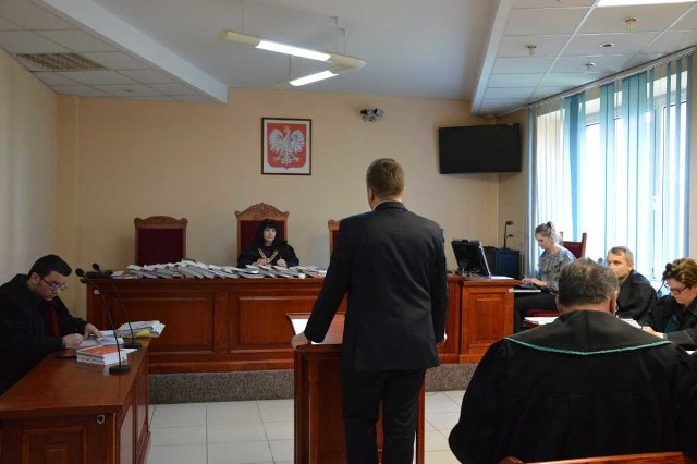 Prezydent Starachowic przed sądem mówił, że o „sprawie śmieciowej” po raz pierwszy usłyszał w czasie kampanii wyborczej.