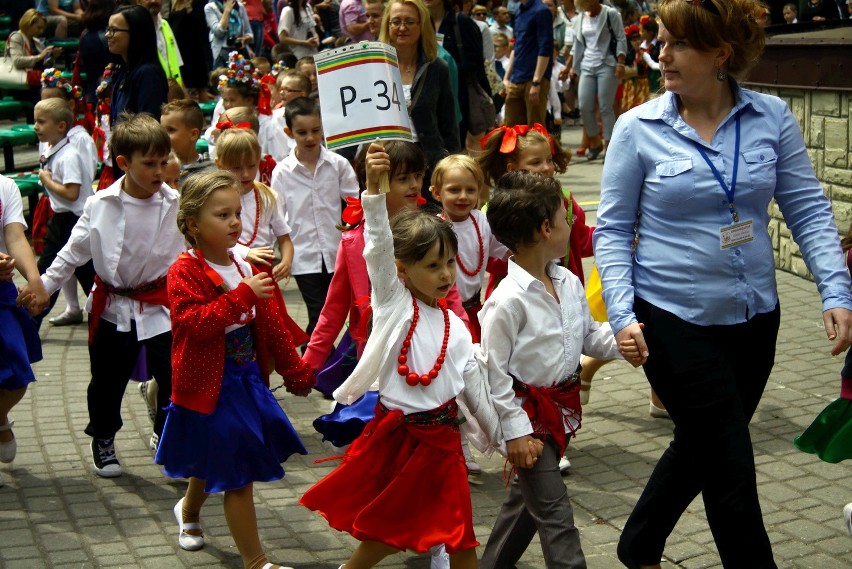 Dziecięcy Festiwal Tańców i Przyśpiewek Ludowych
