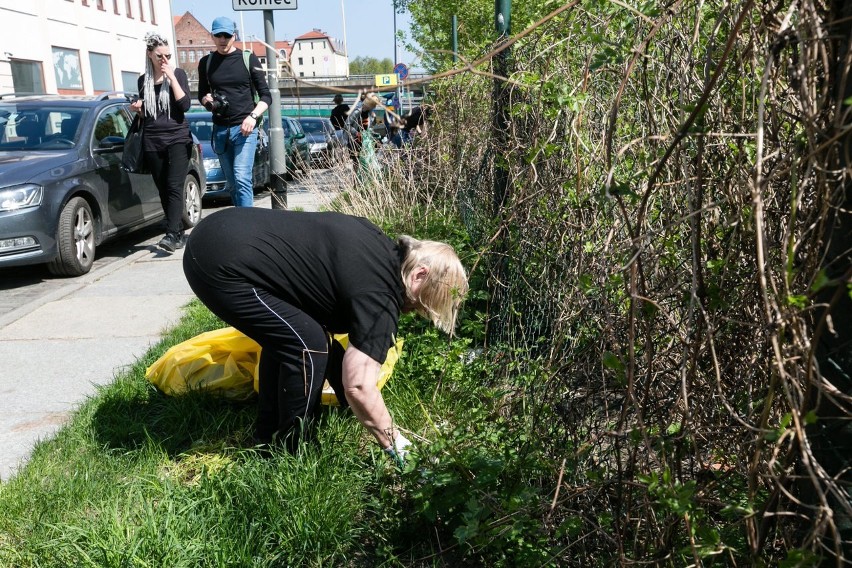 Szczecinianie posprzątali Podzamcze. Mają dość śmieci i szczurów [WIDEO, ZDJĘCIA]