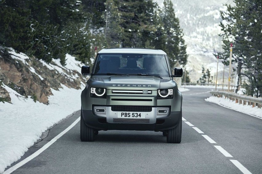 Finalista car of The Year 2021:

Land Rover Defender