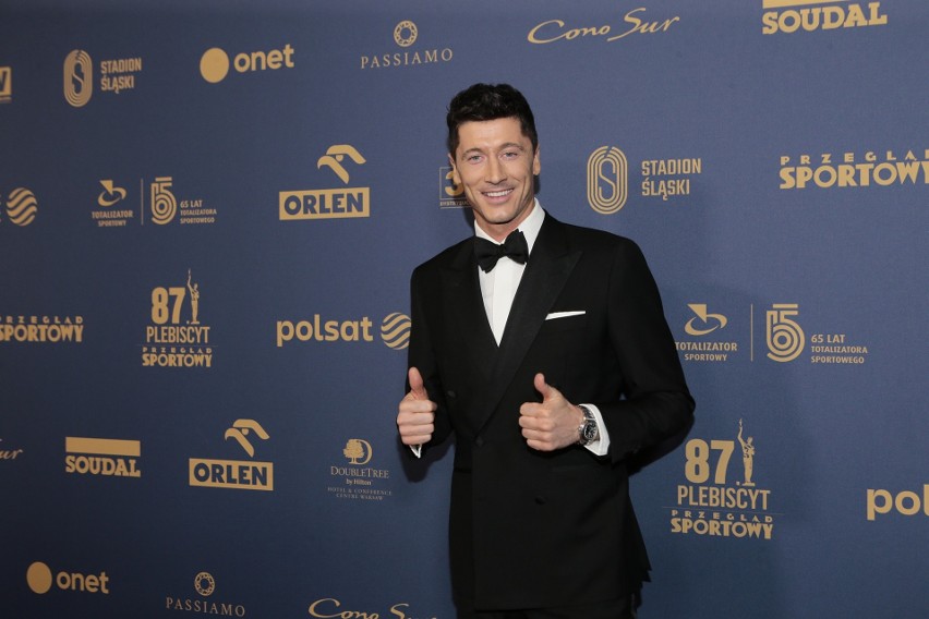 Robert Lewandowski Najlepszym Sportowcem 2021 roku w Polsce!...