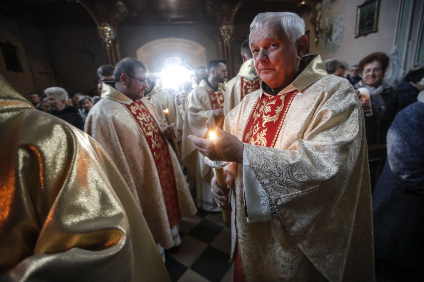 Liturgia światła w klasztorze Ojców Bernardynów w Rzeszowie.