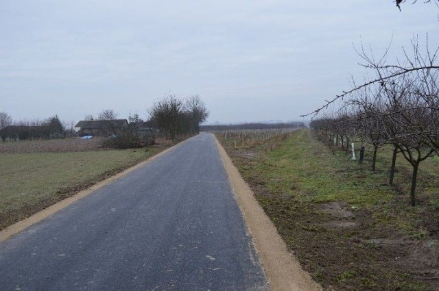 Droga powiatowa Gacki – Dobrów została przebudowana na odcinku 550 metrów.