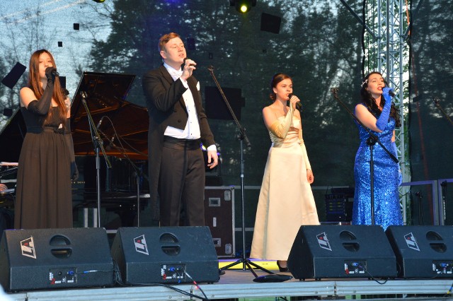 Artyści z miast Centralnego Okręgu Przemysłowego dali piękny koncert arii operowych i operetkowych