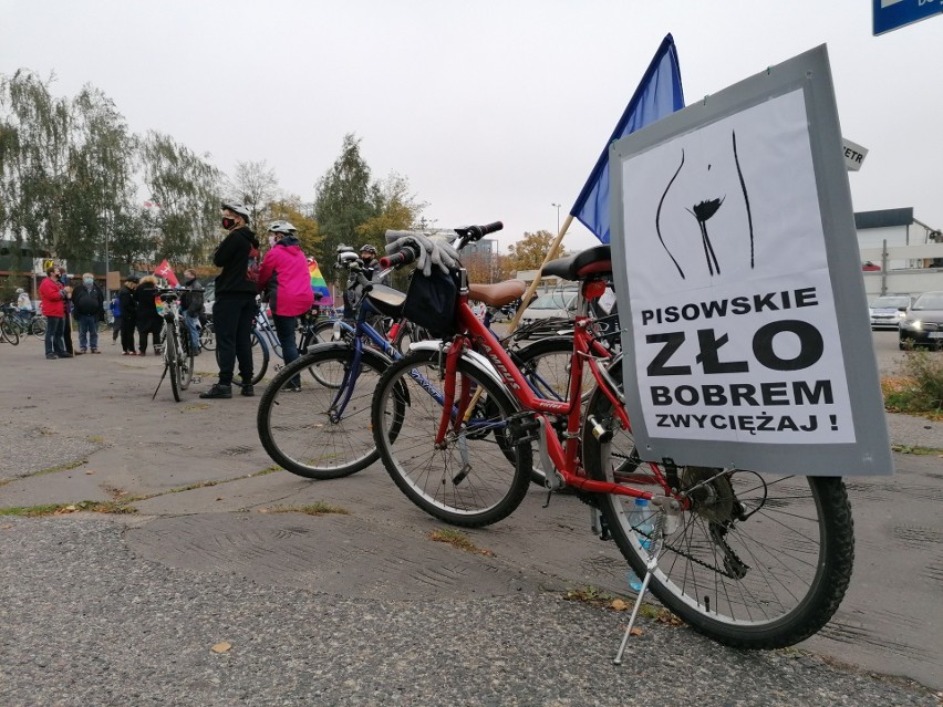 Protest w Gdańsku 31.10.2020 r. Młodzi znowu wyszli na ulicę. Uczniowie i studenci łączą siły przeciwko "fundamentalistom"