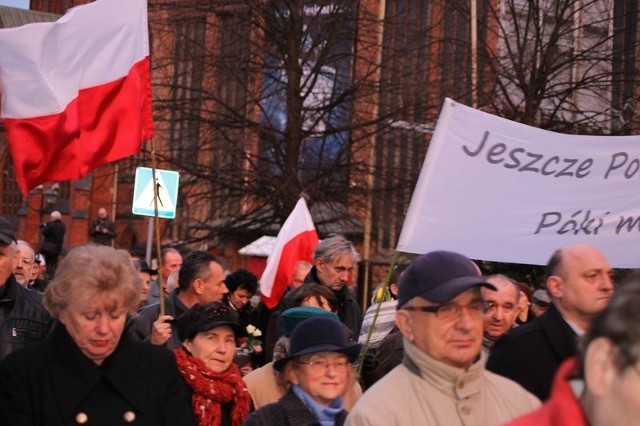 Szczeciński Marsz Pamięci w drugą rocznicę katastrofy w Smoleńsku