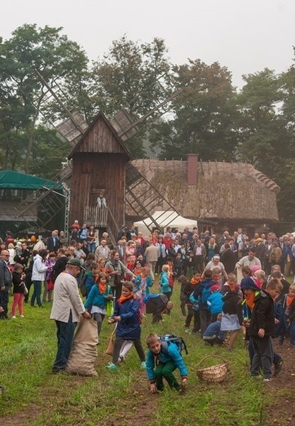 Festyn "Jesień w Polu i Zagrodzie". Muzeum Rolnictwa w Ciechanowcu zaprasza [PROGRAM, ZDJĘCIA]