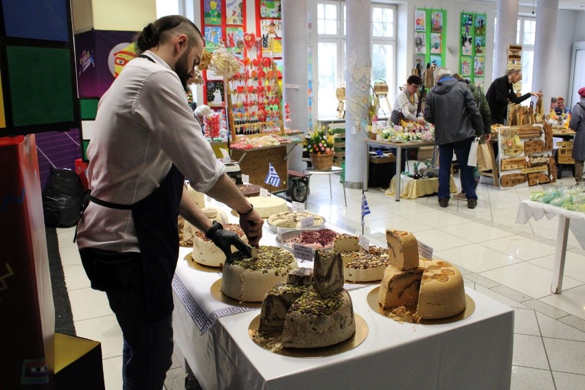 Wielkanocne przysmaki, ozdoby, palmy i pisanki - CK 105 zaprasza na Kiermasz Wielkanocny do holu kina Kryterium w Koszalinie