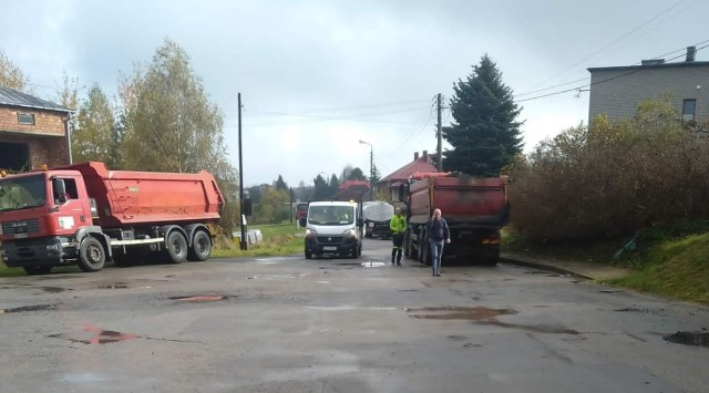 W Dąbrowie Górniczej remontowana jest droga w dzielnicy Kuźniczka Nowa