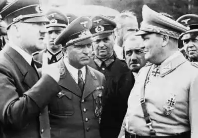 Hitler z numerem 2. III Rzeszy Hermannem Goeringiem FOT. DEUTSCHES BUNDESARCHIV