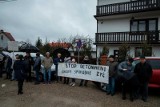 Protest w Porosłach przeciwko budowie betoniarni. Mieszkańcy nie chcą pod oknami pyłu i hałasu (zdjęcia)