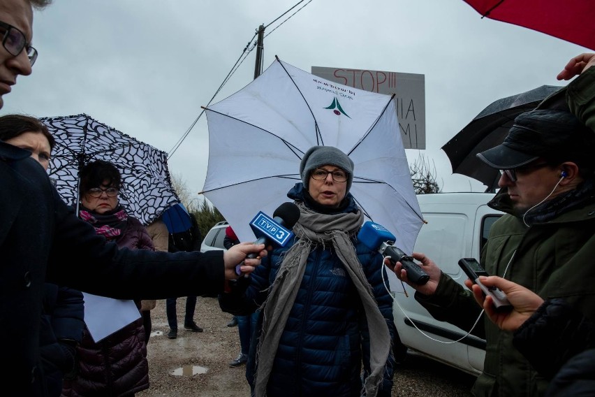 Mieszkańcy Porosłów protestują przeciwko budowie betoniarni