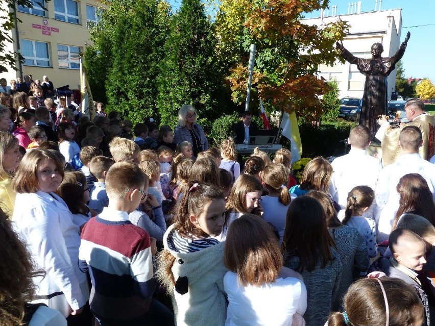 Szkoła w Jaworzni obchodziła jubileusz nadania imienia Jana Pawła II