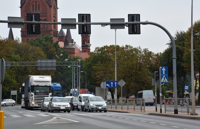 W czym problem? Zielone światło zezwalające na przejazd przez skrzyżowanie z ulicy Laubitza w Staszica jest włączone zbyt krótko.