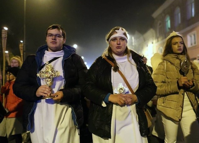 Postacie świętych przejdą ulicami Piotrkowa Trybunalskiego
