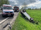 Wypadek na drodze krajowej nr 28 przed przejściem granicznym w Medyce. Dachował 19-letni kierowca peugeota [ZDJĘCIA]