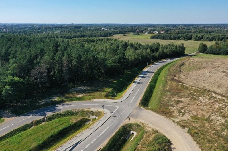 Odcinek autostrady A1, będący obwodnicą Częstochowy, jest...