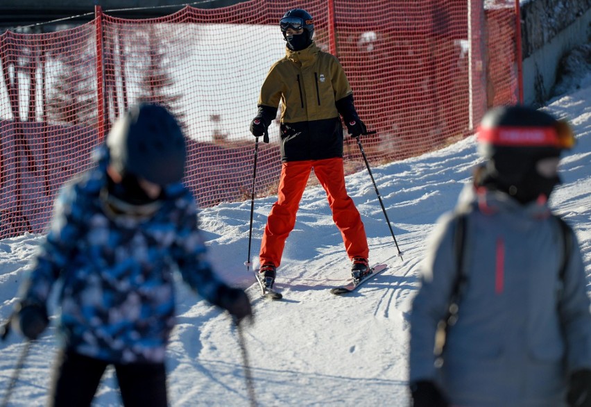 Mnóstwo narciarzy w Przemyślu. Od 28 grudnia przerwa w funkcjonowaniu stoków [ZDJĘCIA]