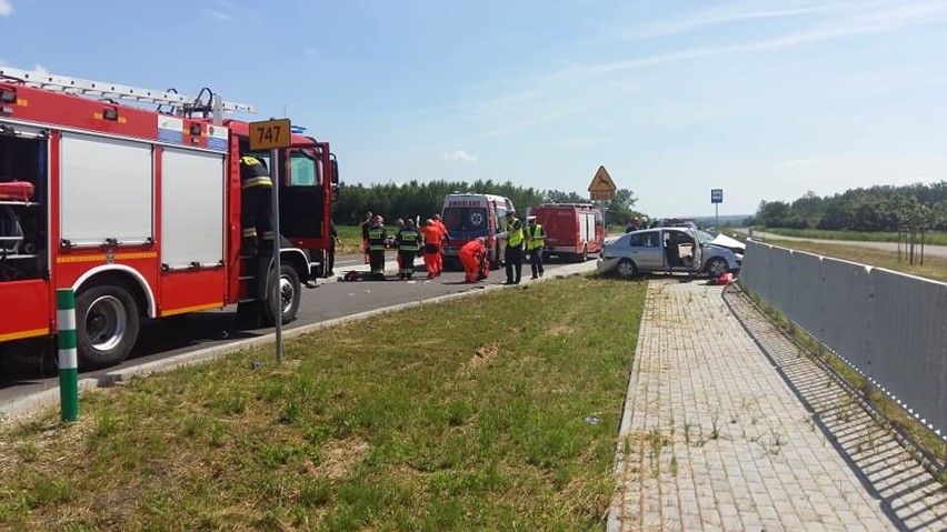 Śmiertelny wypadek w gminie Solec nad Wisłą, w powiecie lipskim. Dwie kobiety nie żyją po zderzeniu samochodów