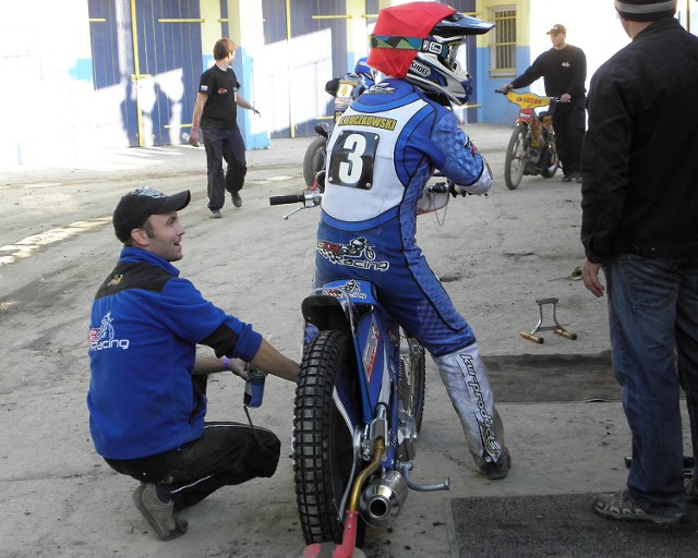 Kapitan GTŻ Krzysztof Buczkowski także zamierza sprawdzić we wtorek motocykle