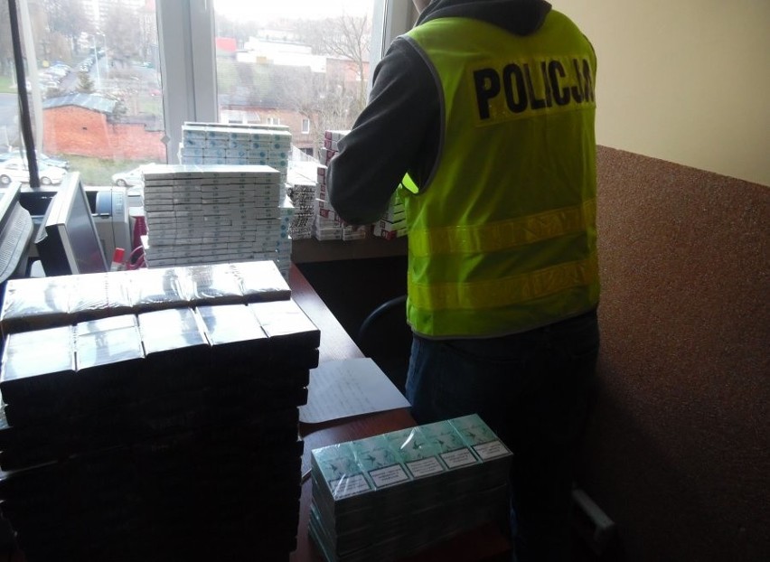 Tychy: 48-latek z Cieszyna chciał handlować lewym tytoniem i papierosami. Złapała go policja
