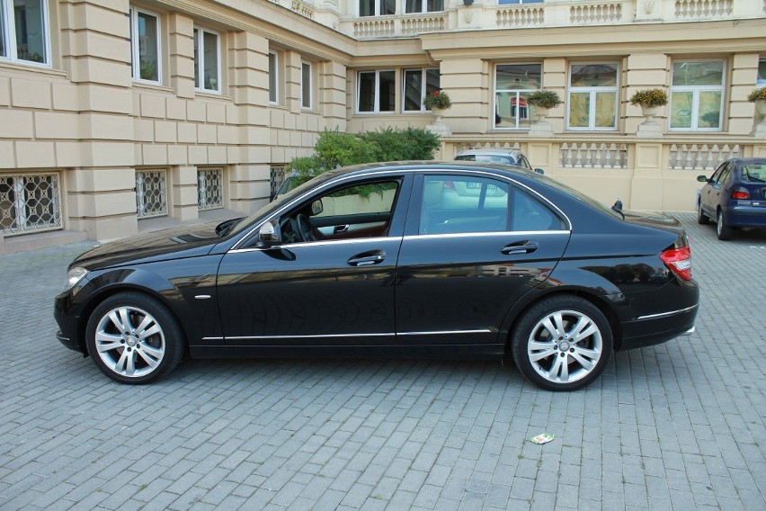 Mercedes C - mediana wieku 14 lat, wzrost ceny 15 proc.