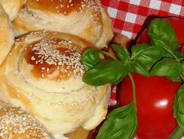 Tiropsomo czyli greckie bułeczki z serem feta