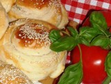 Tiropsomo czyli greckie bułeczki z serem feta (przepis)