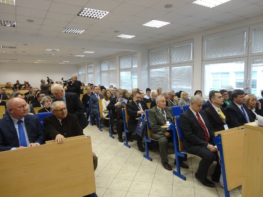 O kryzysie ukraińskim w Ostrowcu - trwa międzynarodowa konferencja naukowa