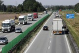 Zakaz wyprzedzenia dla tirów na autostradzie A4 Kraków - Brzesko